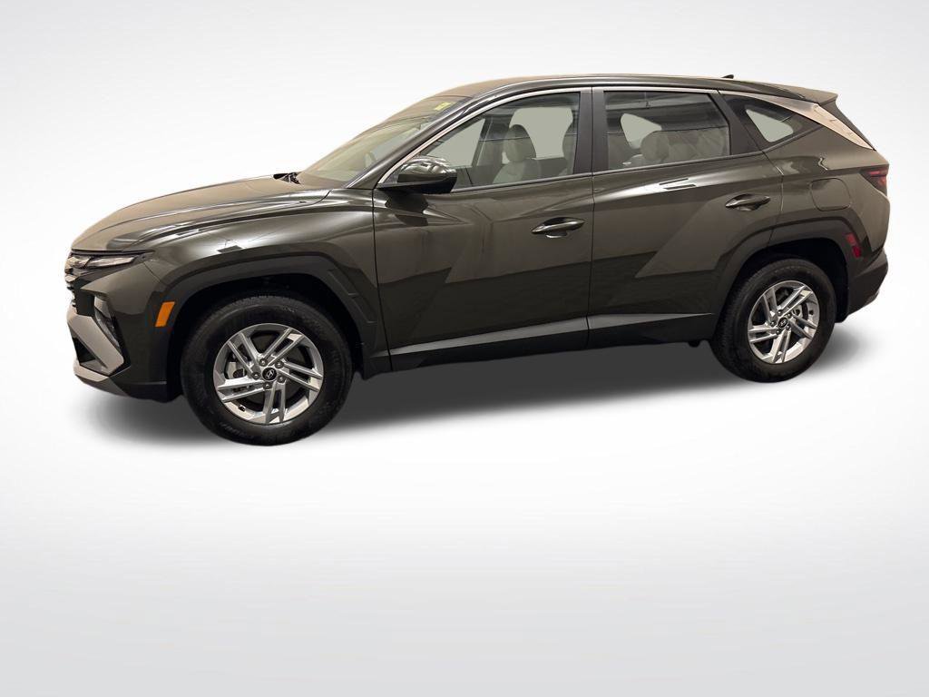 New 2025 Hyundai Tucson SE image 8
