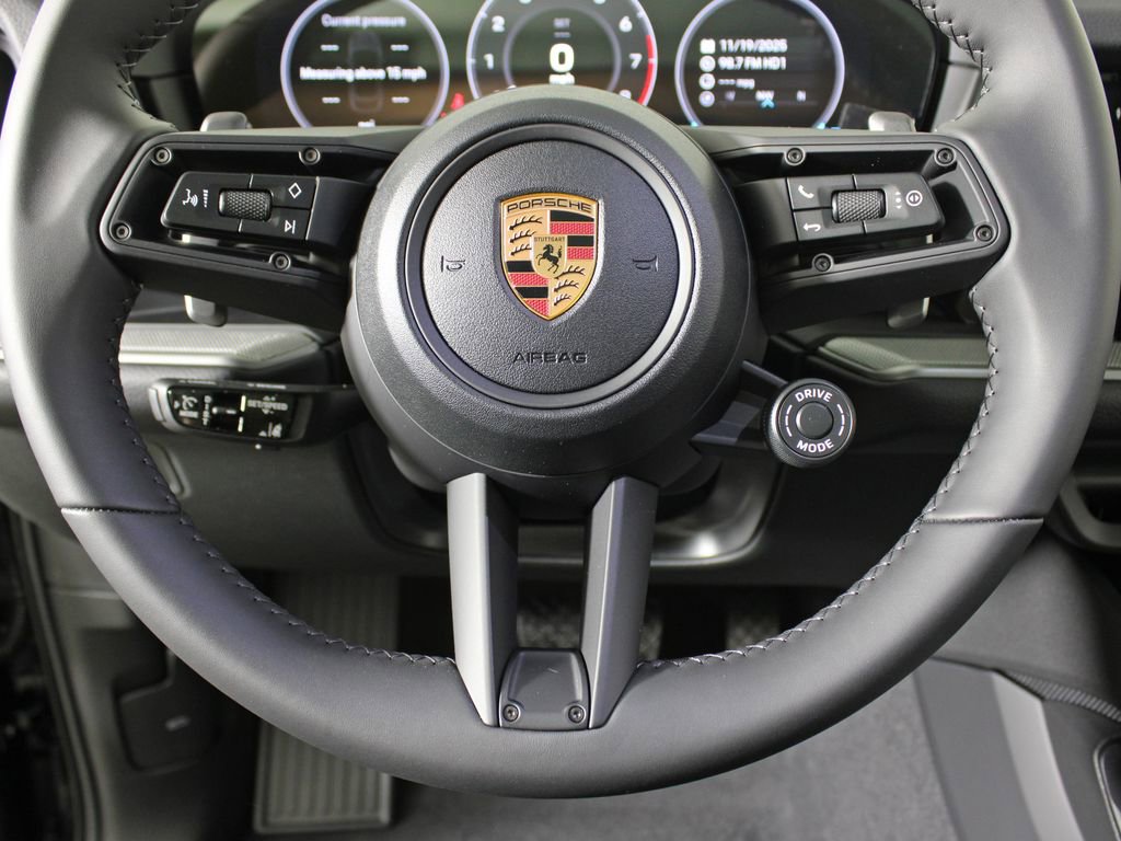 Certified 2026 Porsche Cayenne Coupe image 21