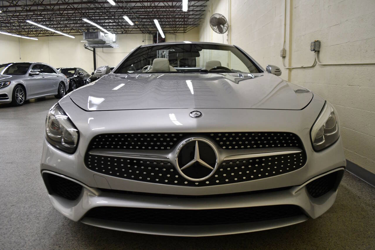 Used 2017 Mercedes-Benz SL 550 image 28
