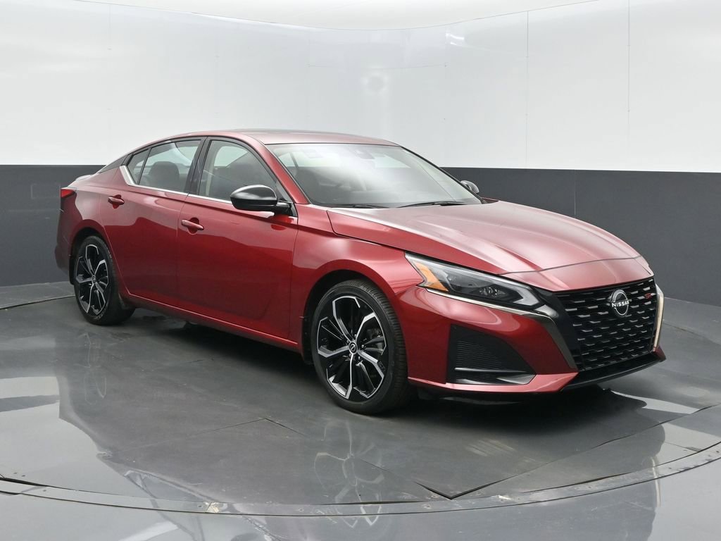 Used 2023 Nissan Altima 2.5 SR w/ SR Premium Package