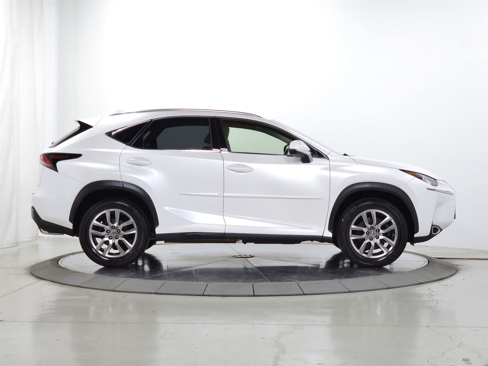 Used 2015 Lexus NX 200t AWD w/ Premium Package image 12