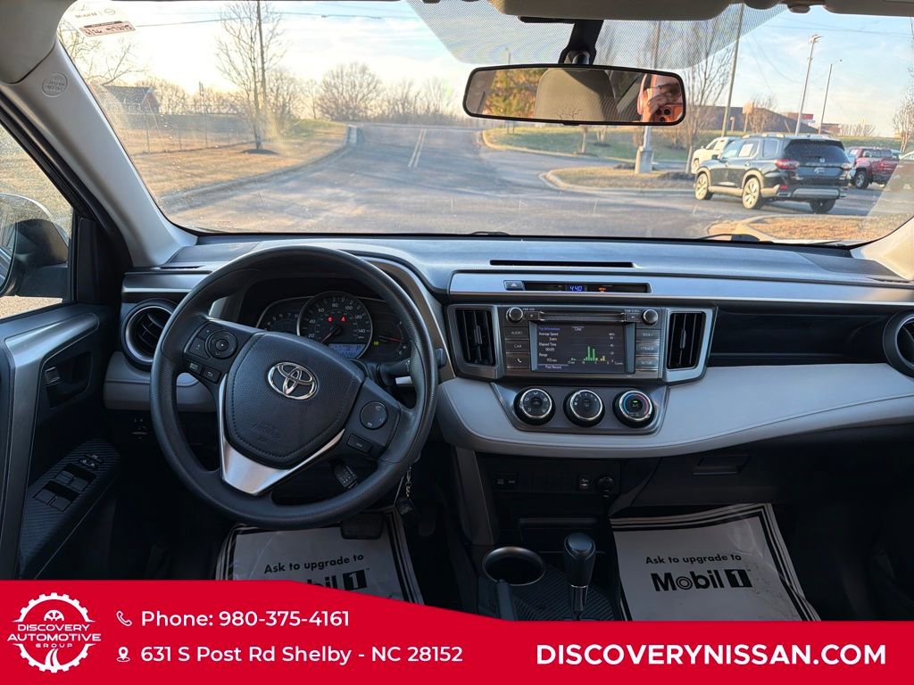 Used 2015 Toyota RAV4 LE image 33