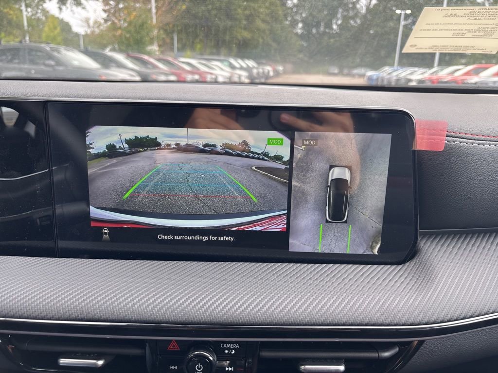 New 2025 Nissan Kicks SR FWD image 12