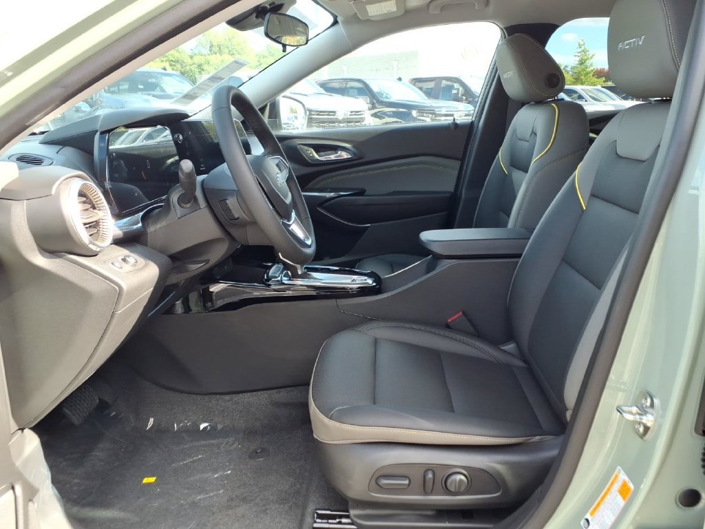 New 2026 Chevrolet Trax ACTIV w/ Driver Confidence Package FWD image 11