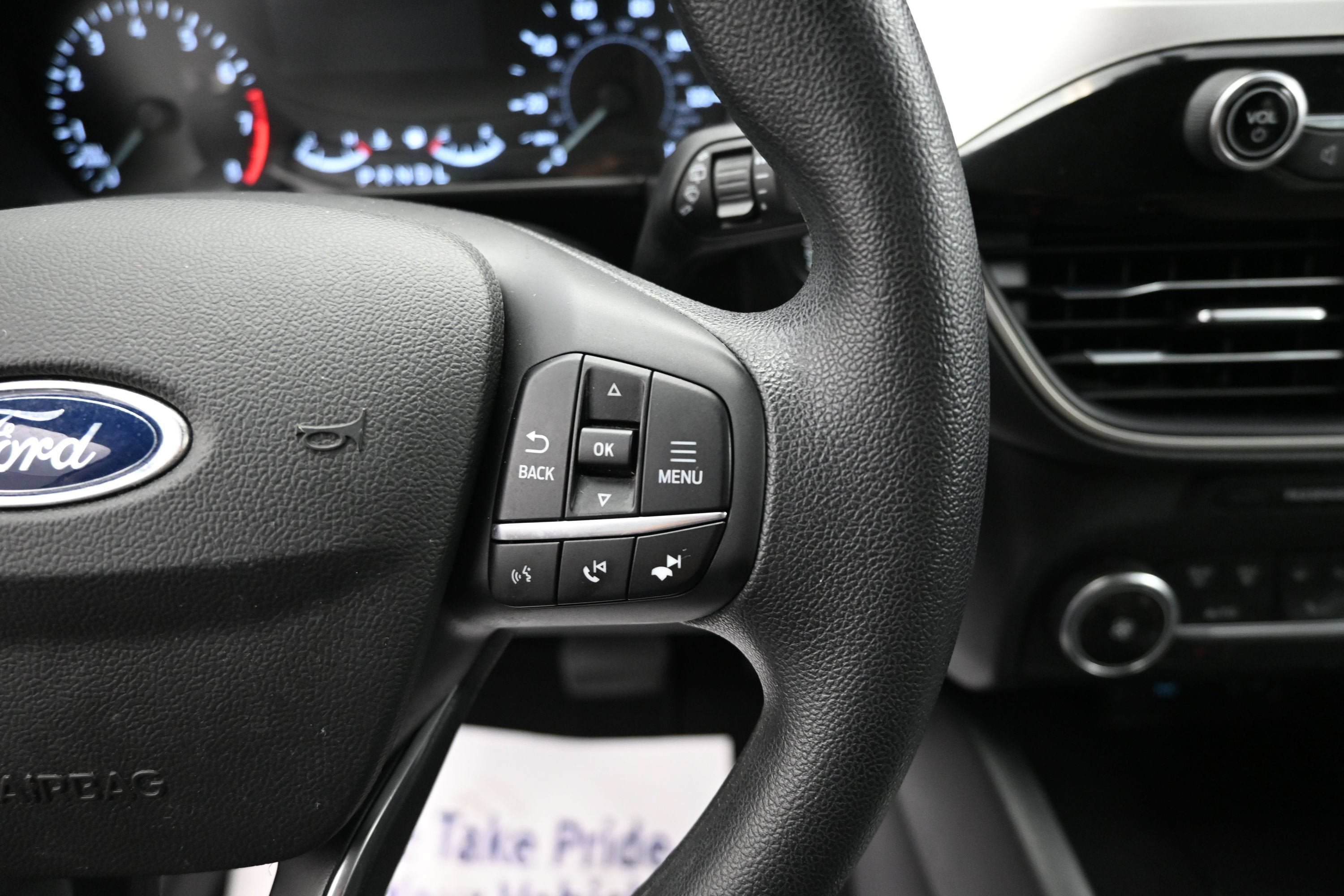 Used 2020 Ford Escape SE FWD image 14