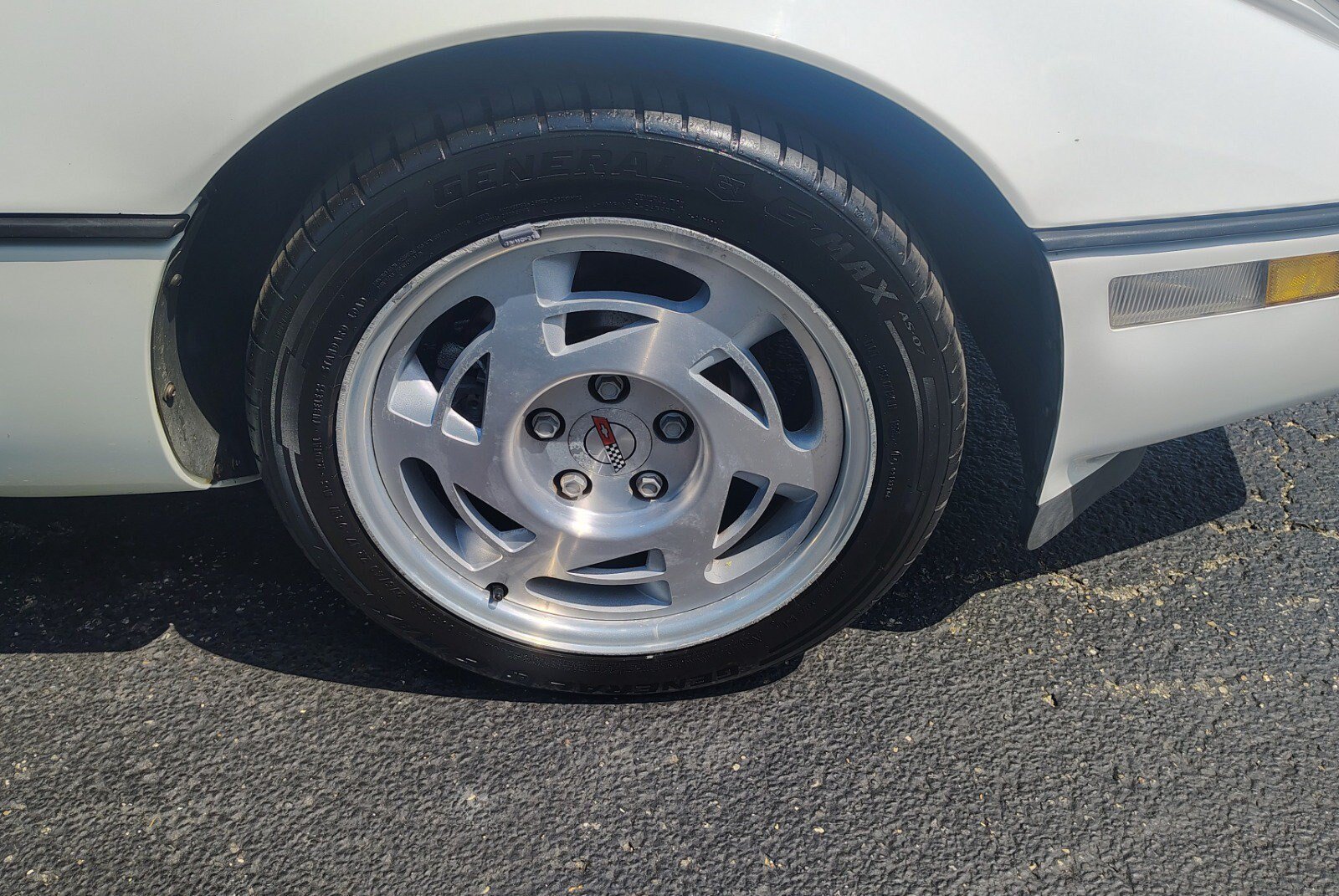 Used 1990 Chevrolet Corvette Coupe RWD image 10