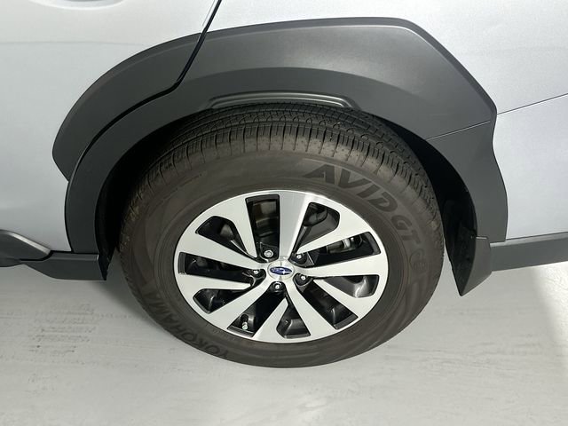 Used 2025 Subaru Outback Premium w/ Popular Package #1A image 30