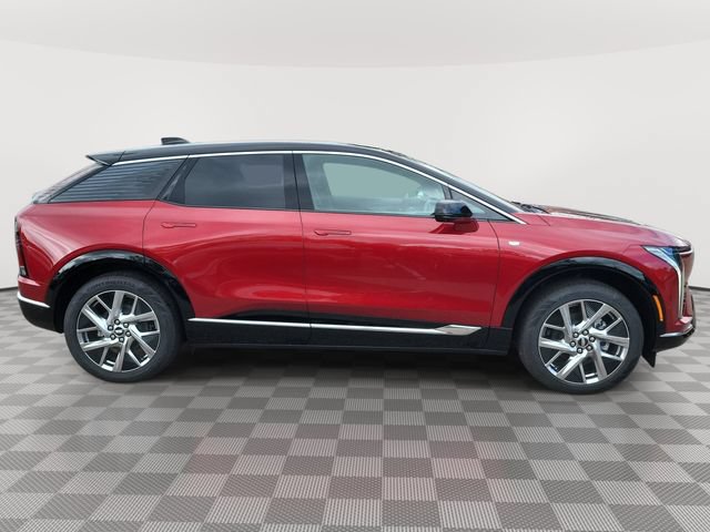 New 2027 Cadillac Optiq Luxury w/ LPO, Floor Liner Package AWD/4WD image 3