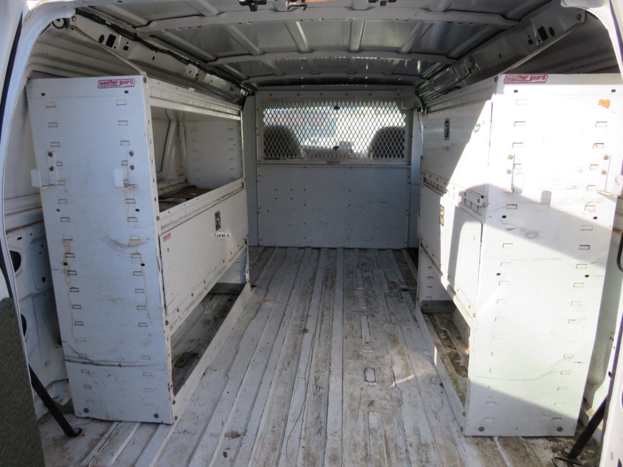 Used 2001 Ford E-150 and Econoline 150 RWD image 36