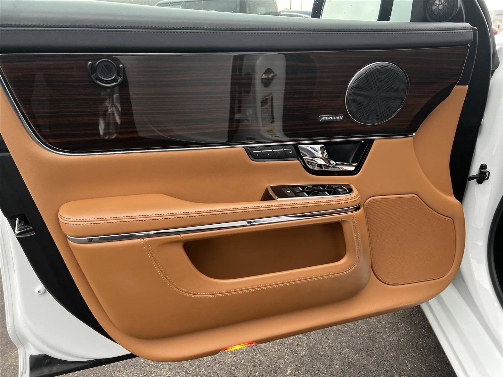 Used 2013 Jaguar XJ L Portfolio AWD/4WD image 13