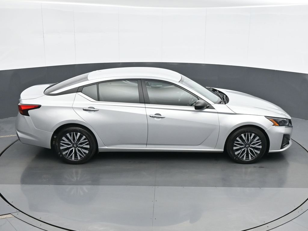 Used 2024 Nissan Altima 2.5 SV image 22