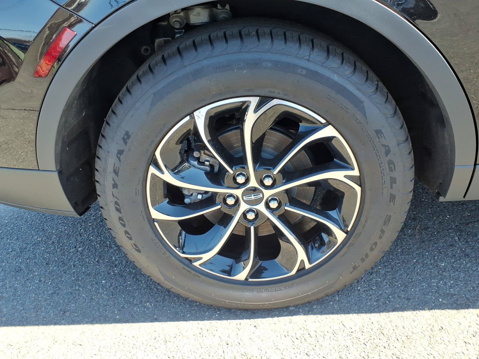 Used 2025 Lincoln Nautilus Premier w/ Equipment Group 102A AWD/4WD image 7
