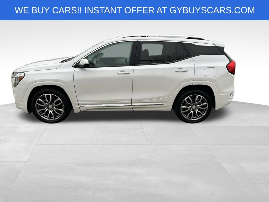 Used 2022 GMC Terrain Denali w/ Denali Premium Package image 3