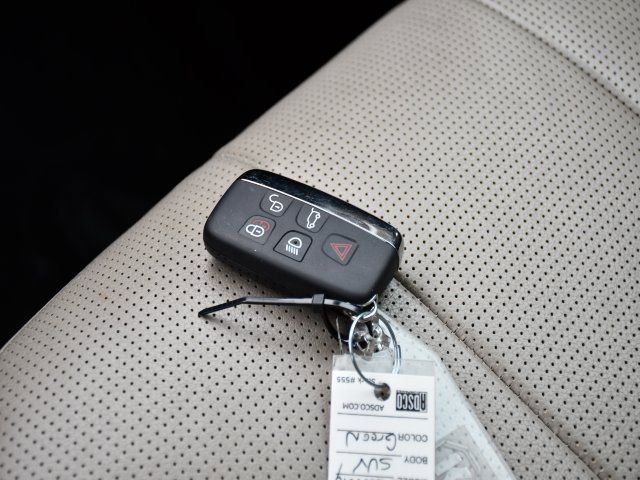 Used 2017 Land Rover Discovery HSE image 15