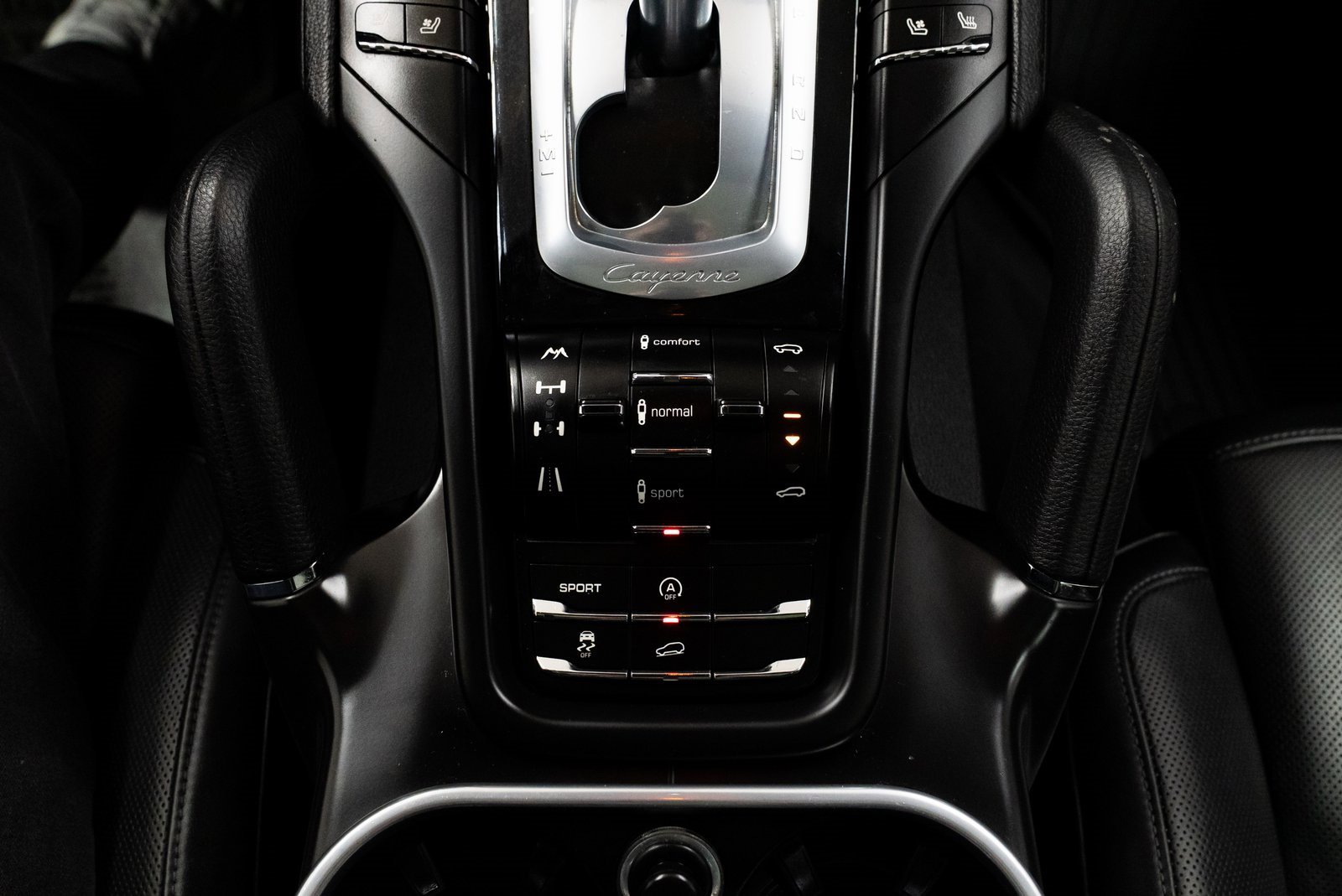 Used 2013 Porsche Cayenne S image 17