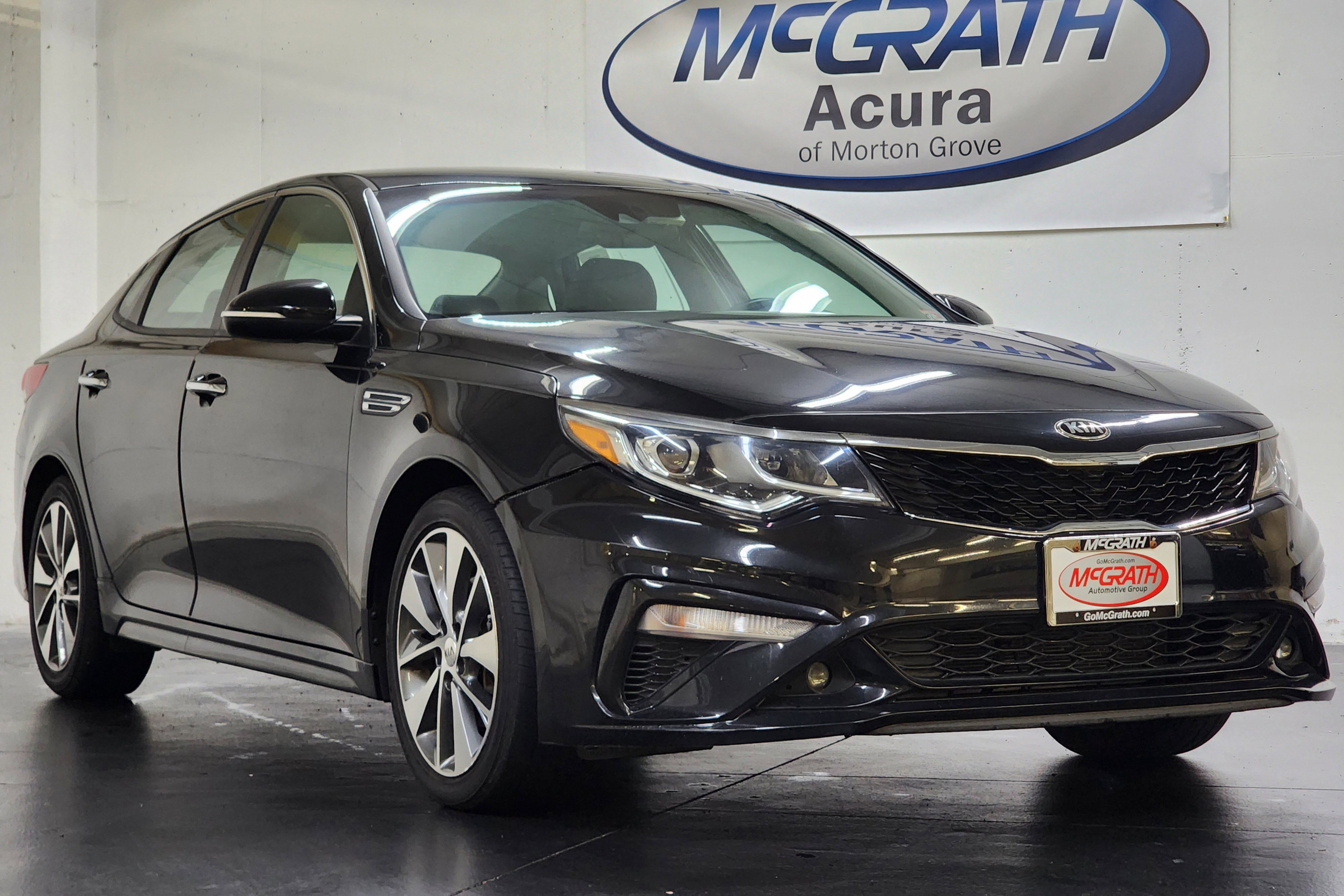 Used 2019 Kia Optima S image 2