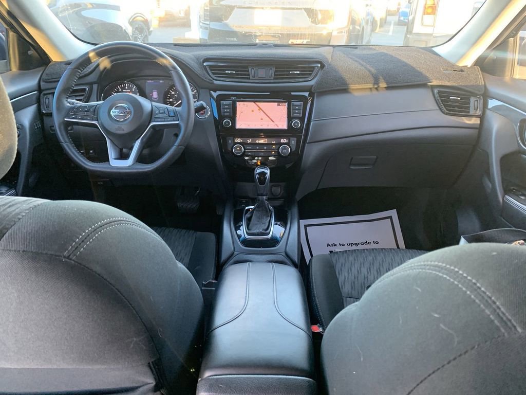 Used 2020 Nissan Rogue SV w/ Premium Package image 19