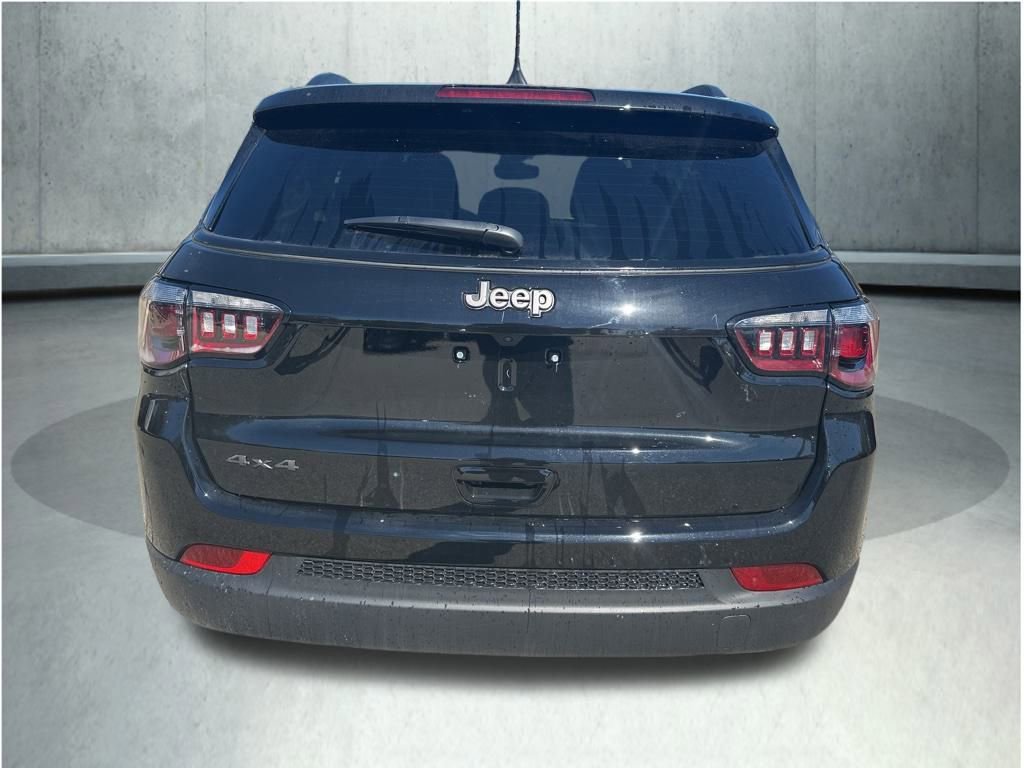 New 2025 Jeep Compass Latitude w/ Sun & Sound Group image 8