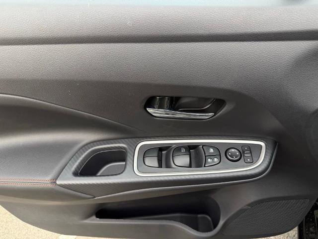 New 2025 Nissan Versa SR w/ Trunk Package FWD image 19
