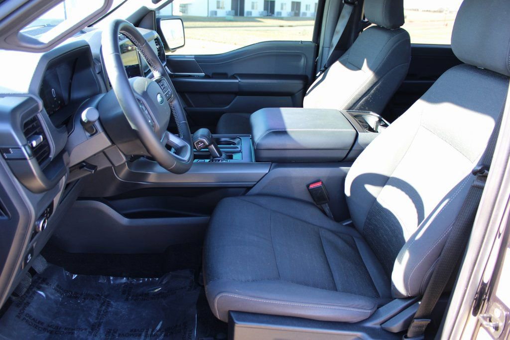 Used 2024 Ford F150 XLT w/ XLT Black Appearance Package image 6