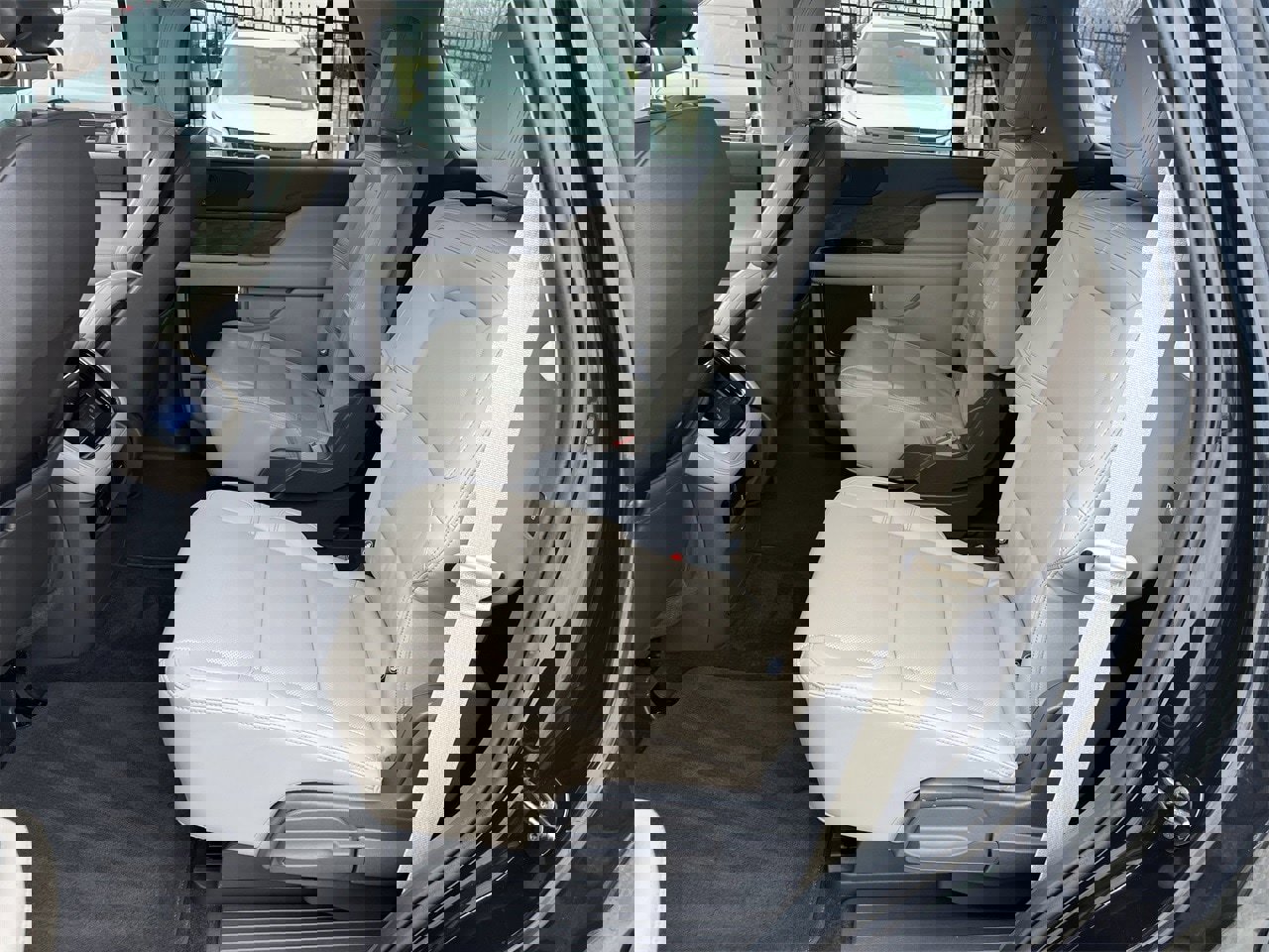 Used 2024 Lincoln Navigator Premiere image 24