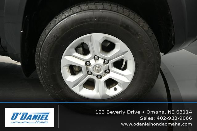Used 2022 Toyota 4Runner SR5 Premium w/ Moonroof Package AWD/4WD image 45