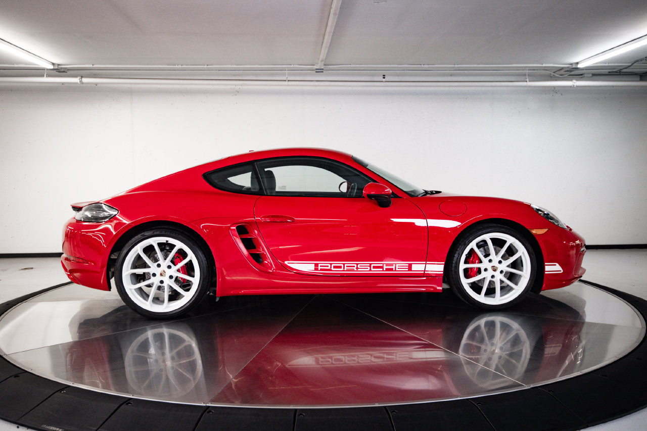Certified 2024 Porsche 718 Cayman RWD image 8