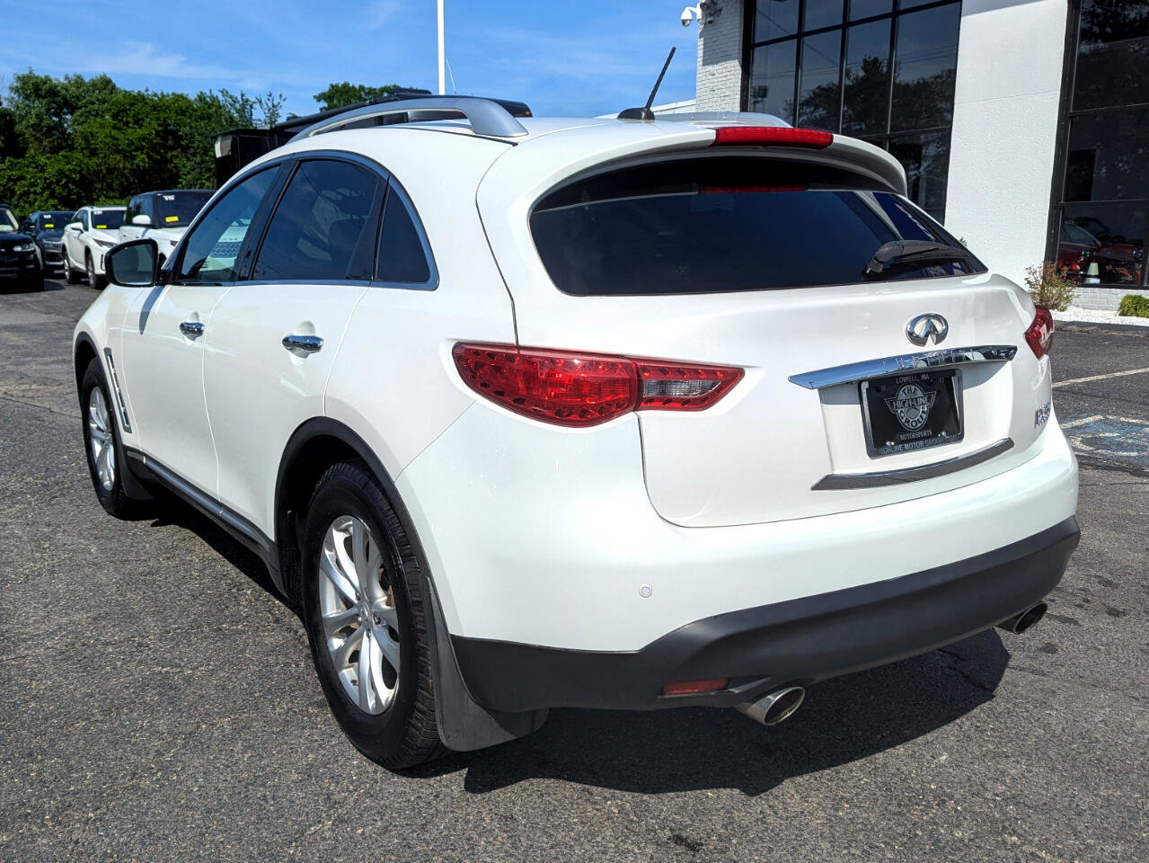 Used 2010 INFINITI FX35 AWD w/ Navigation Pkg image 10