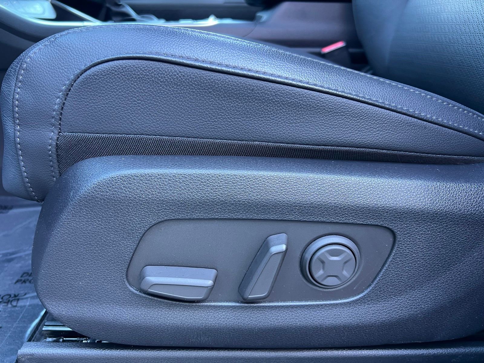 Used 2025 Kia Carnival SX Prestige image 29