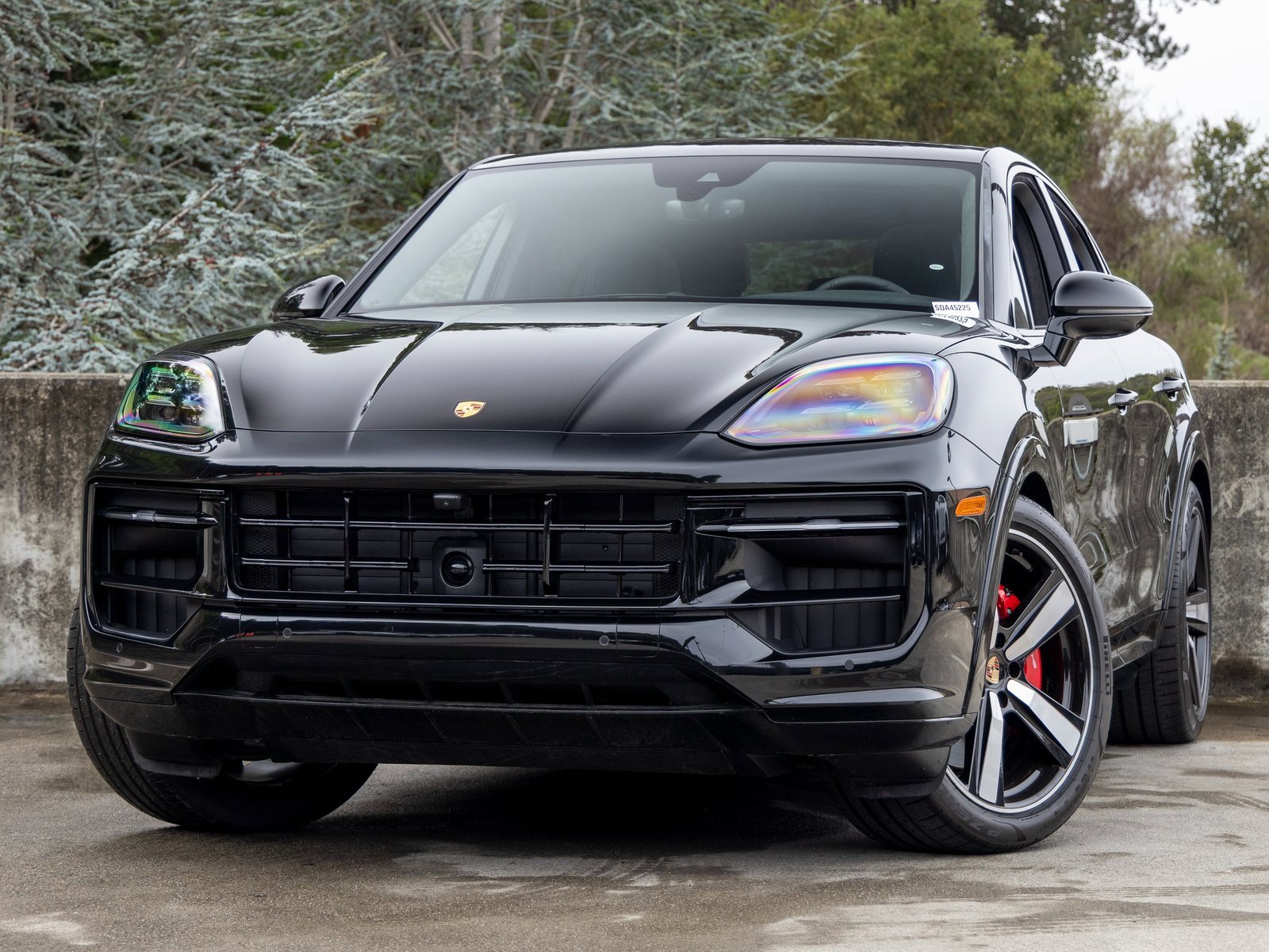 New 2025 Porsche Cayenne GTS image 1