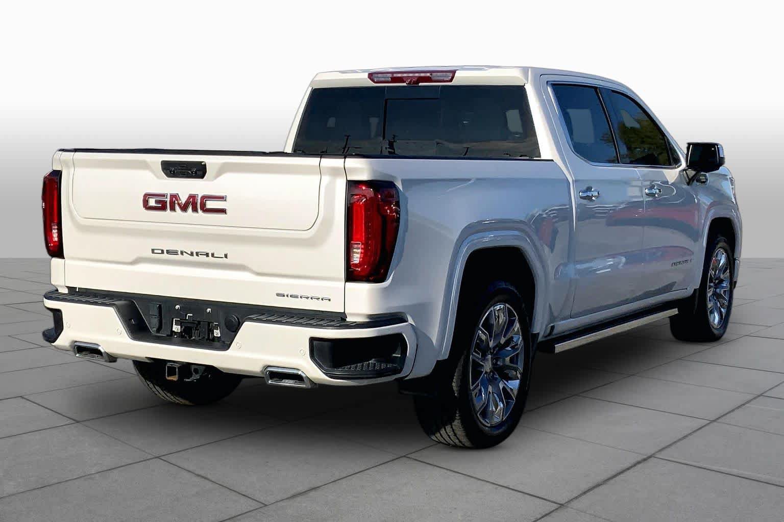 Used 2024 GMC Sierra 1500 Denali w/ Denali Reserve Package AWD/4WD image 13