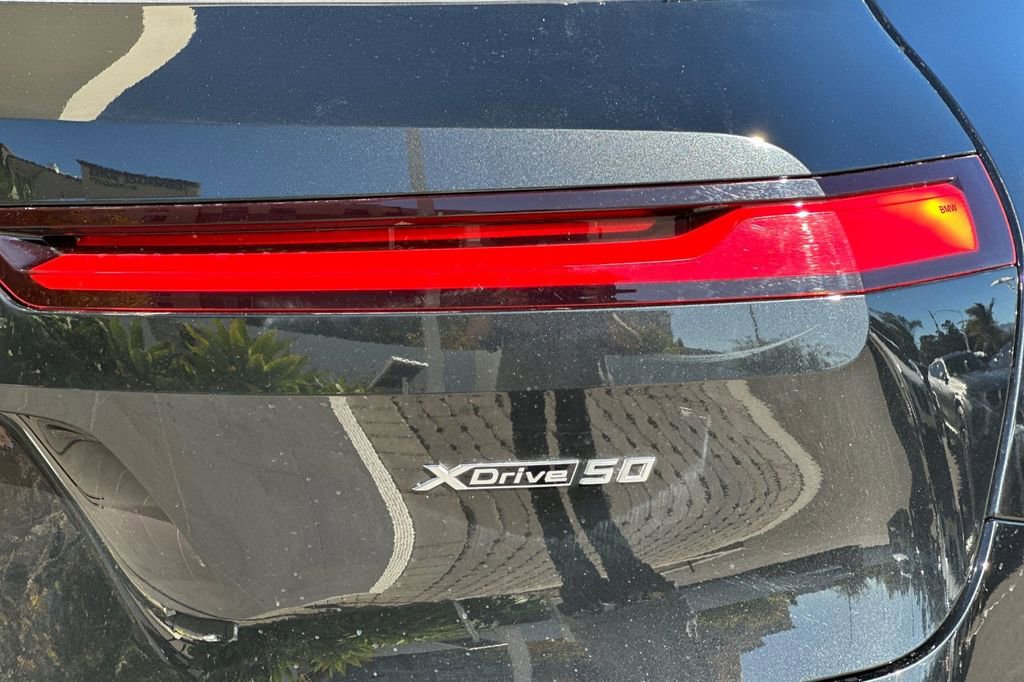 Used 2023 BMW iX xDrive50 image 33