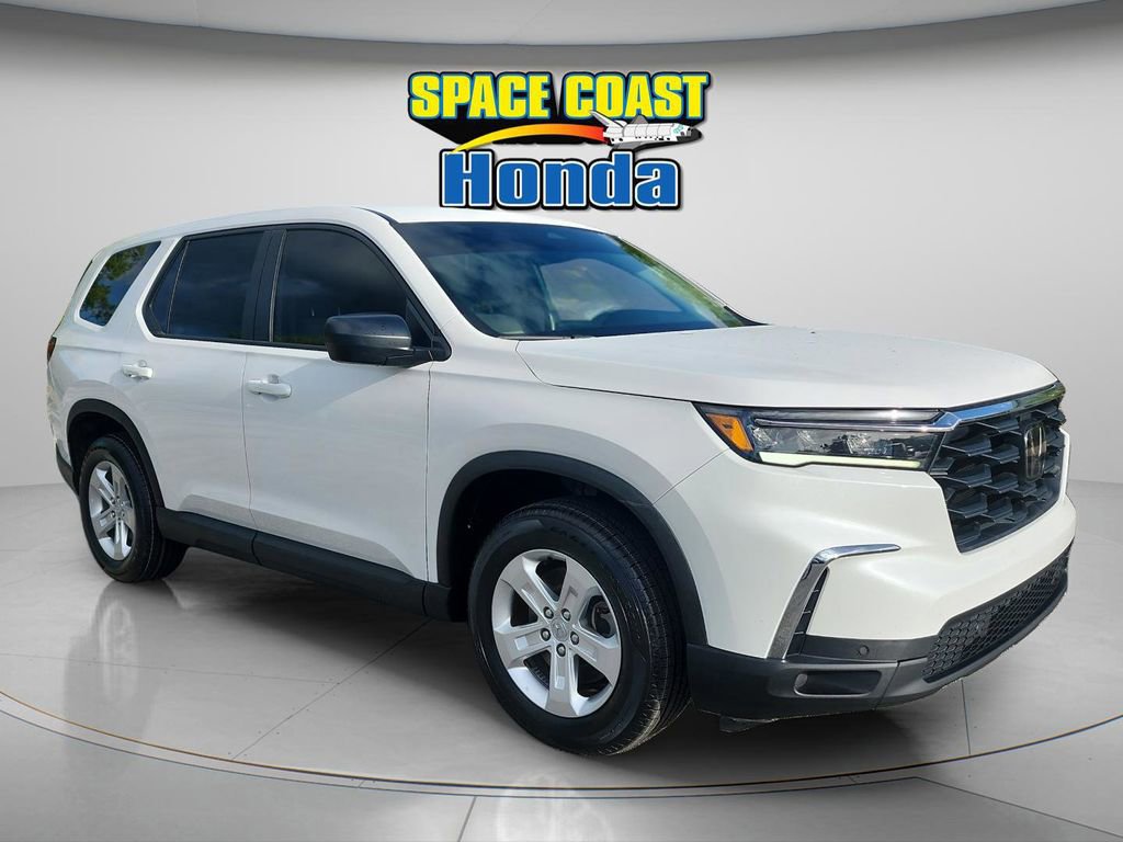 Used 2023 Honda Pilot LX image 1