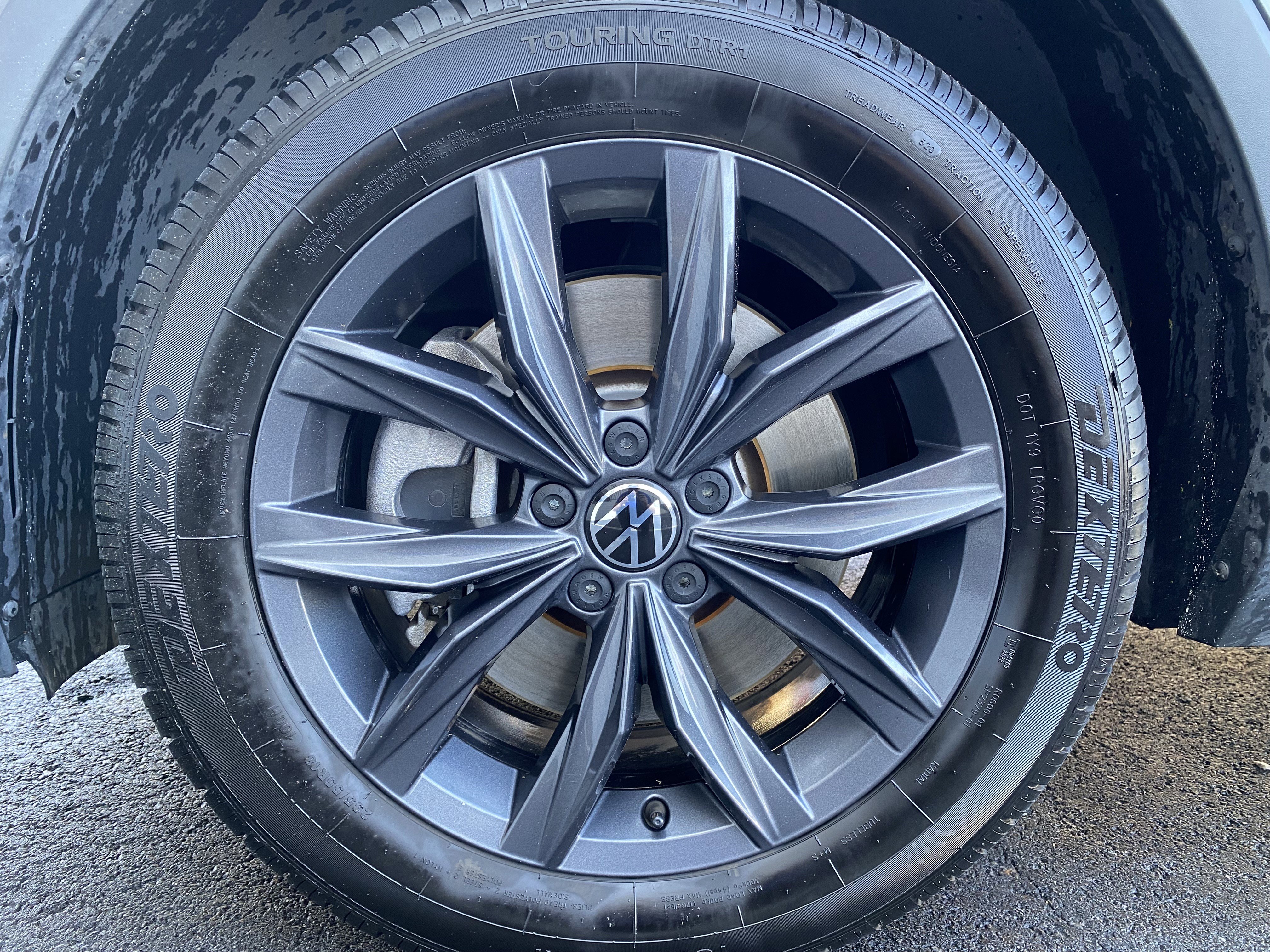 Used 2022 Volkswagen Tiguan SE FWD image 41