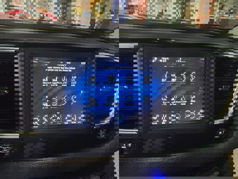 Used 2020 Chrysler Pacifica Touring-L image 22