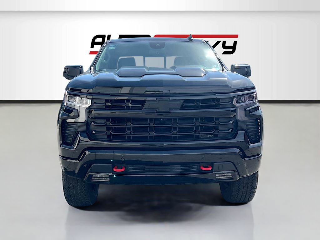 Used 2024 Chevrolet Silverado 1500 LT Trail Boss w/ Convenience Package II AWD/4WD image 2