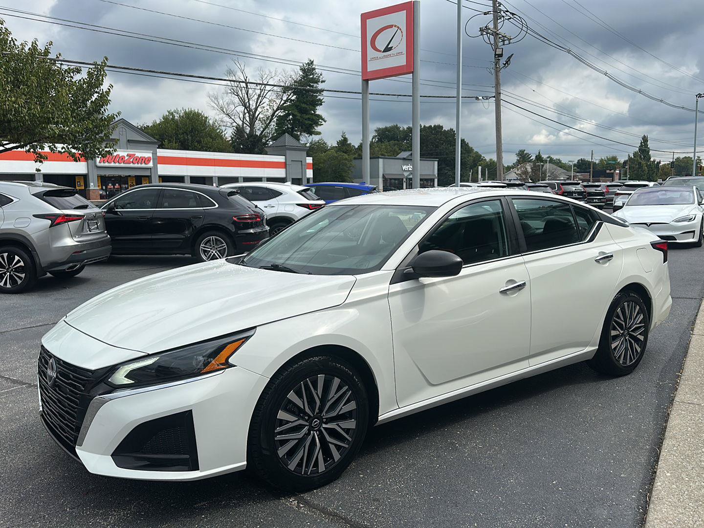 Used 2025 Nissan Altima 2.5 SV FWD image 7