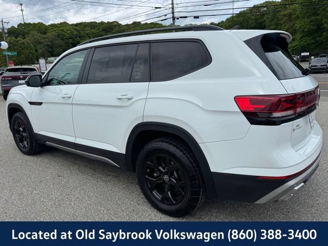 Certified 2025 Volkswagen Atlas Peak Edition SE AWD/4WD image 7