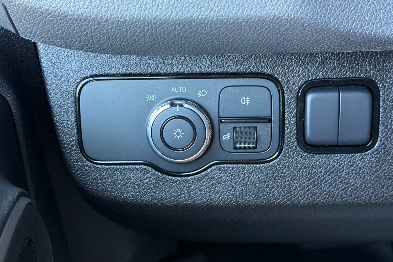 Used 2025 Mercedes-Benz Sprinter 2500 image 25