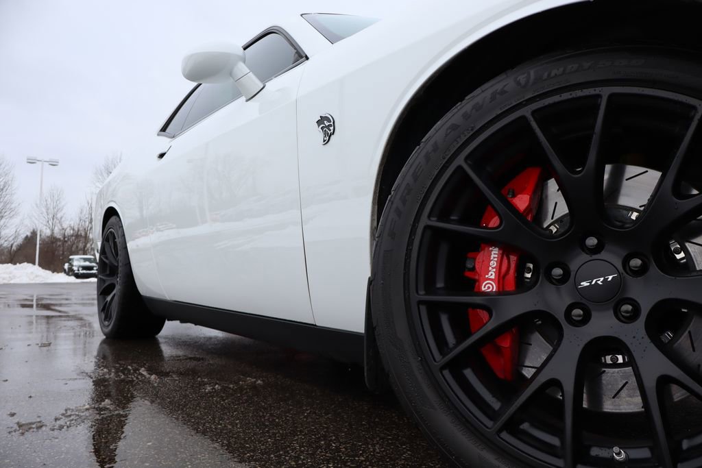 Used 2016 Dodge Challenger SRT Hellcat image 2