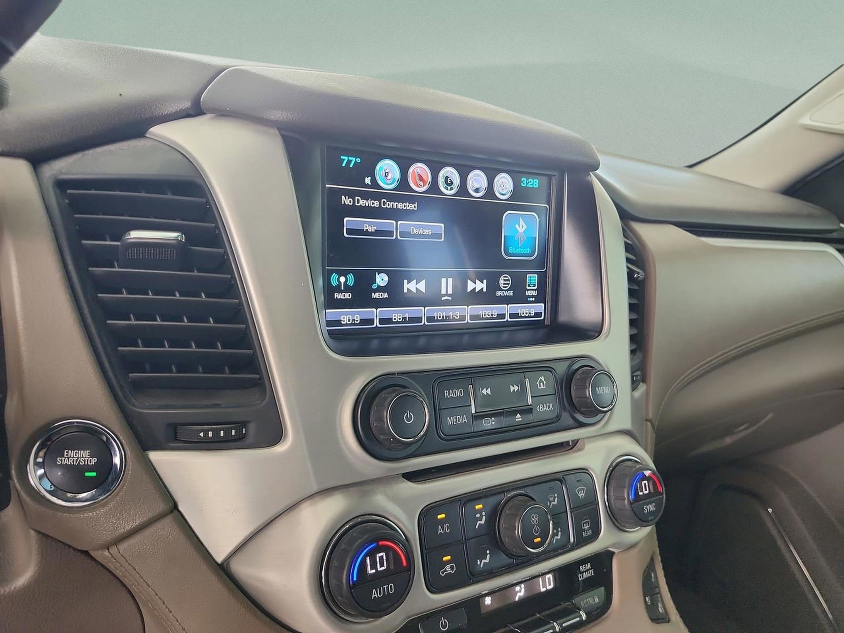 Used 2017 GMC Yukon SLT w/ Premium Edition AWD/4WD image 12