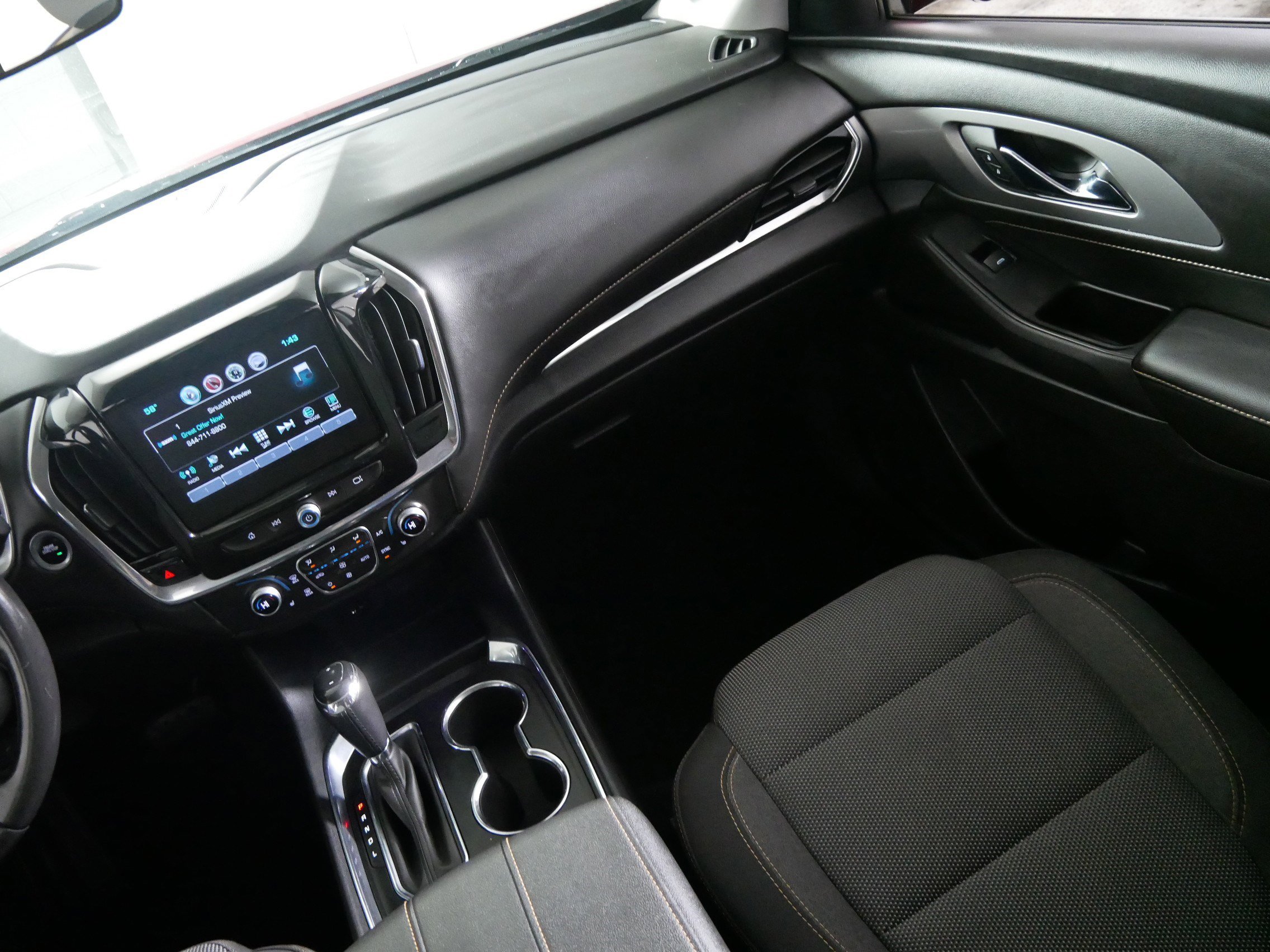 Used 2018 Chevrolet Traverse LT image 10