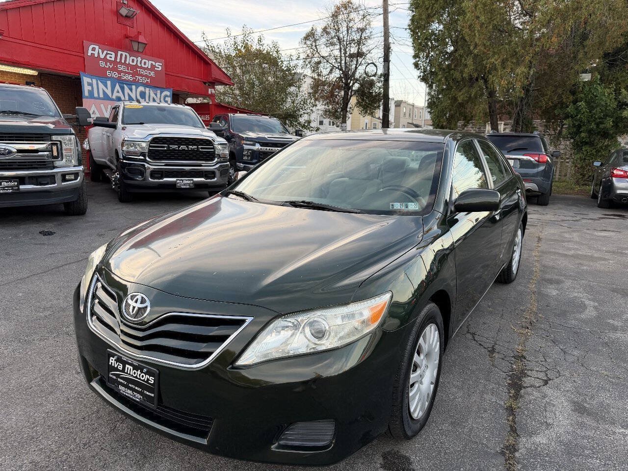 Used 2011 Toyota Camry LE FWD image 1