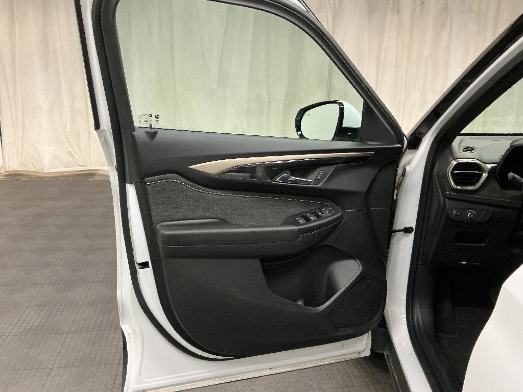 Used 2024 Chevrolet TrailBlazer ACTIV w/ Driver Confidence Package FWD image 19