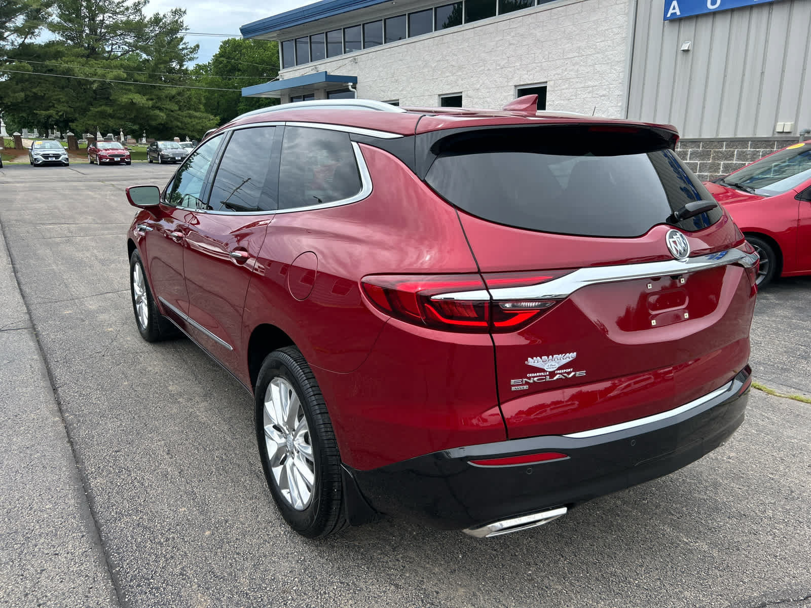 Used 2020 Buick Enclave Premium w/ Sun and Sites Package AWD/4WD image 6
