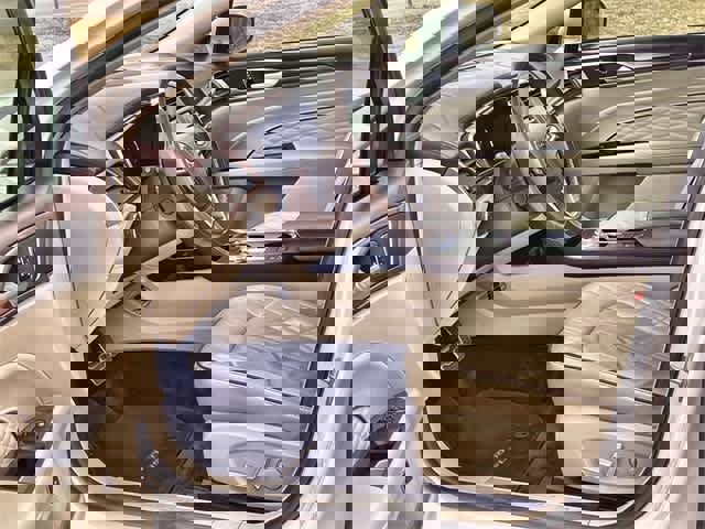 Used 2017 Ford Fusion Platinum image 3