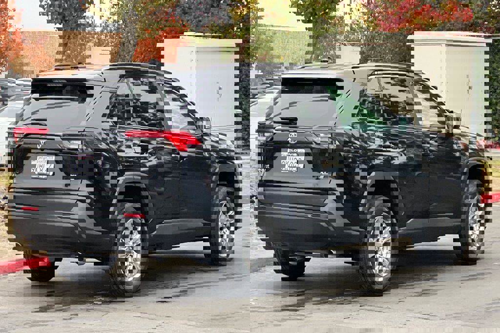 Used 2024 Toyota RAV4 XLE image 4