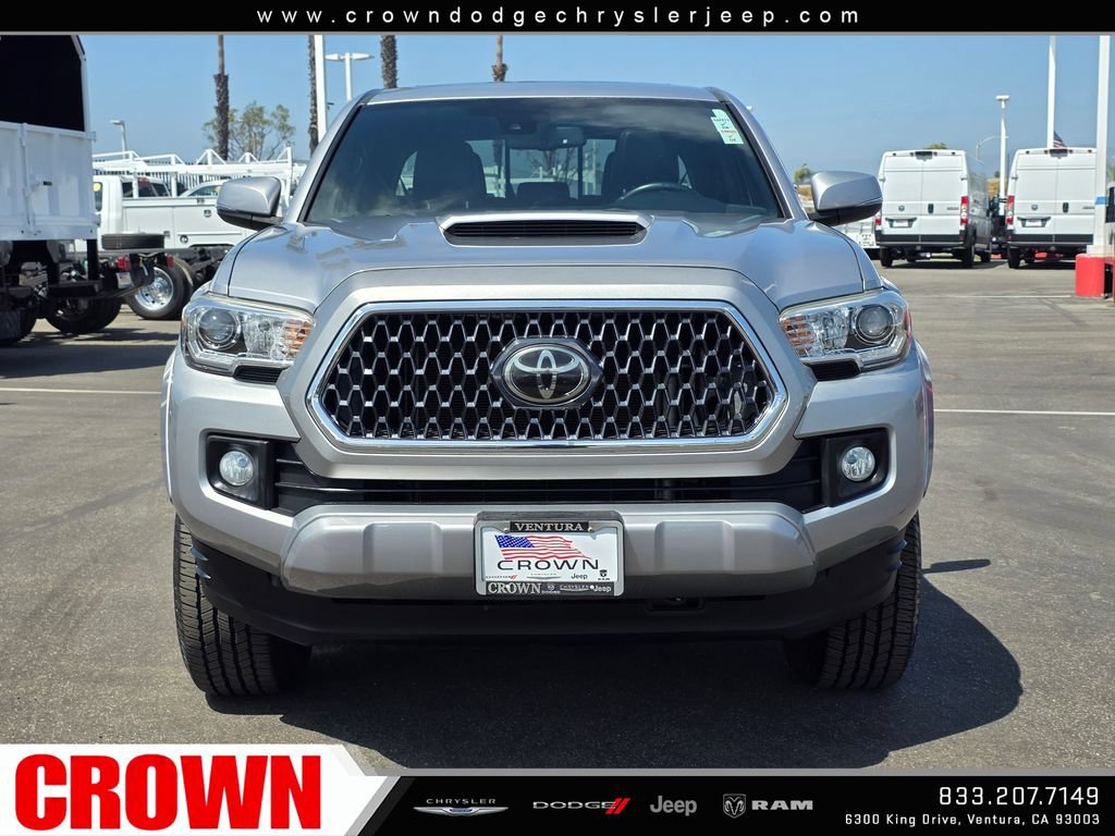Used 2018 Toyota Tacoma TRD Sport w/ TRD Premium Sport Package AWD/4WD image 2