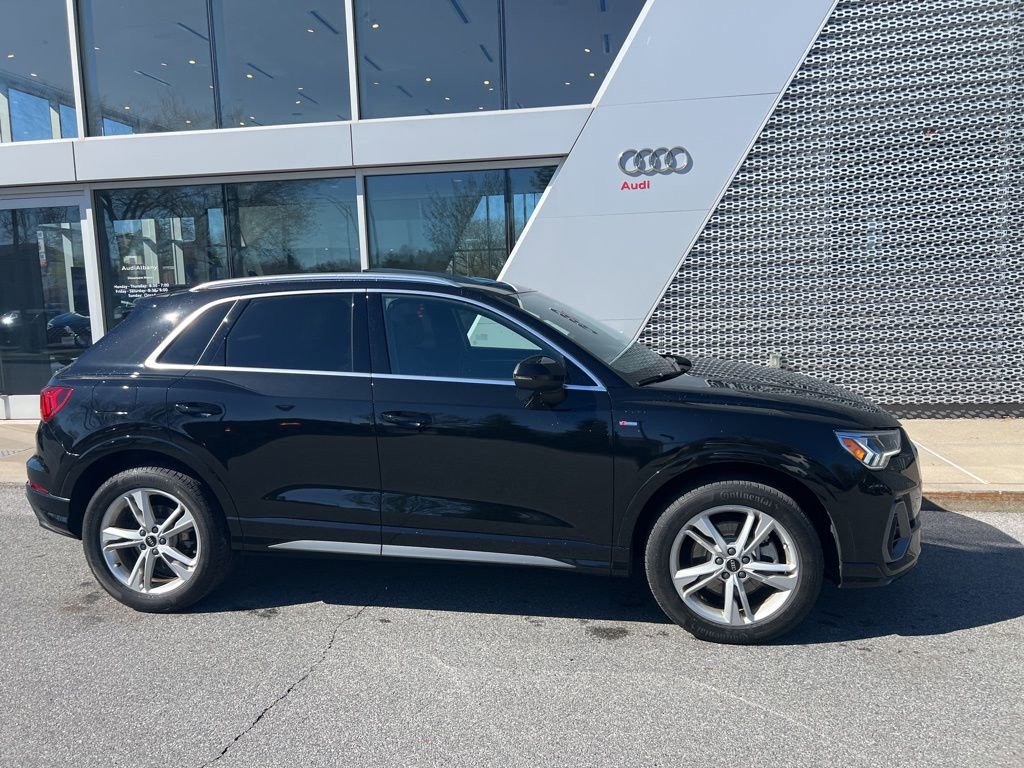 Used 2023 Audi Q3 2.0T Premium w/ Convenience Package image 14