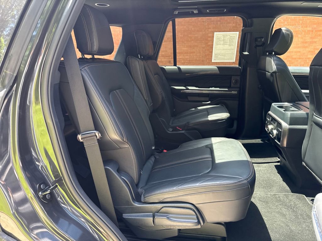 Used 2023 Ford Expedition Platinum AWD/4WD image 31